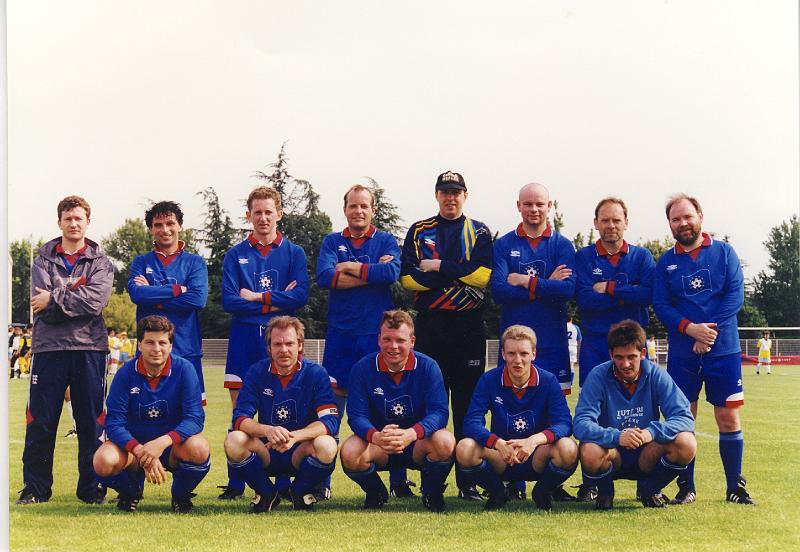 JET Team France 1997.jpg -  Keith Malone, Phil Carter, Steve Firkin, Dave Sutton, Gary Nixon, Andy Chamberlain, Gary Siddall, Some foreigner to make up the numbers Panos Karditsas, Markus Gammelin, Ian Wall, Nick Whitworth, Nico Zornig 